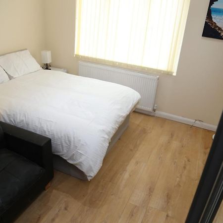 A A Guest Rooms Thamesmead Erith Extérieur photo