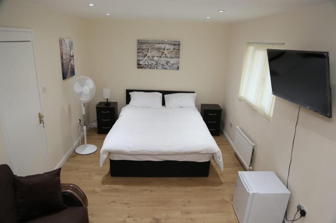 A A Guest Rooms Thamesmead Erith Extérieur photo
