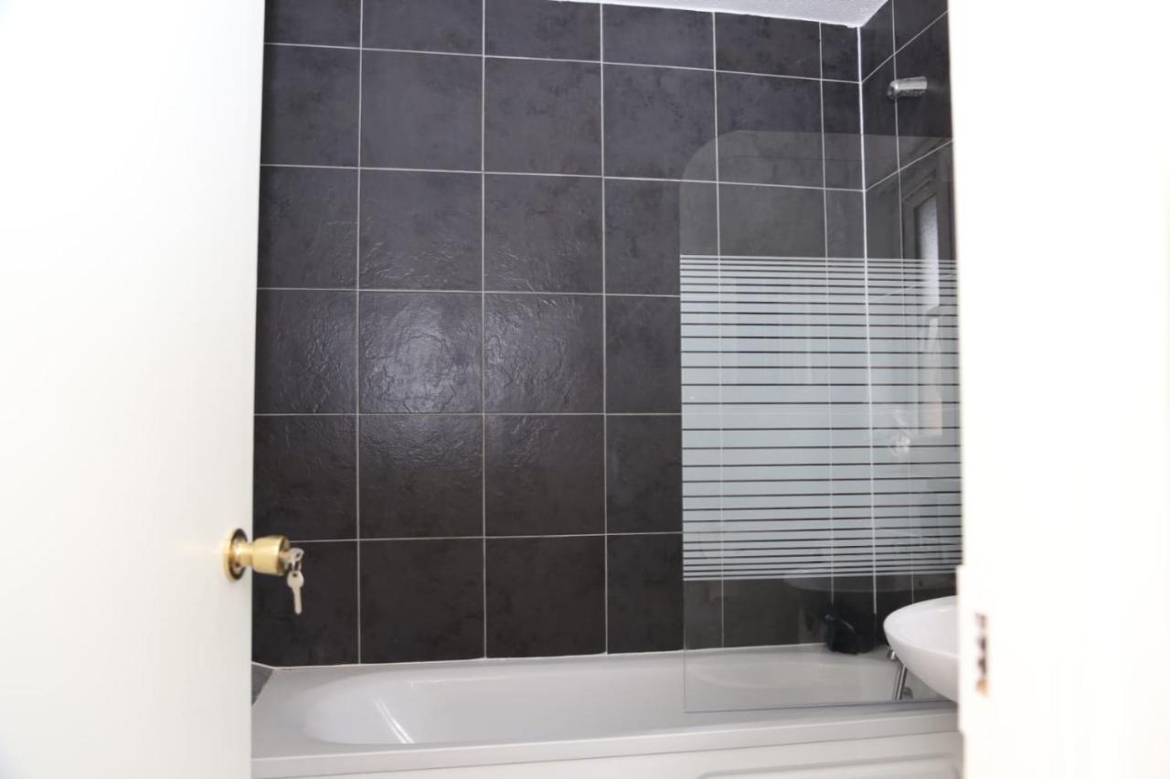 A A Guest Rooms Thamesmead Erith Extérieur photo