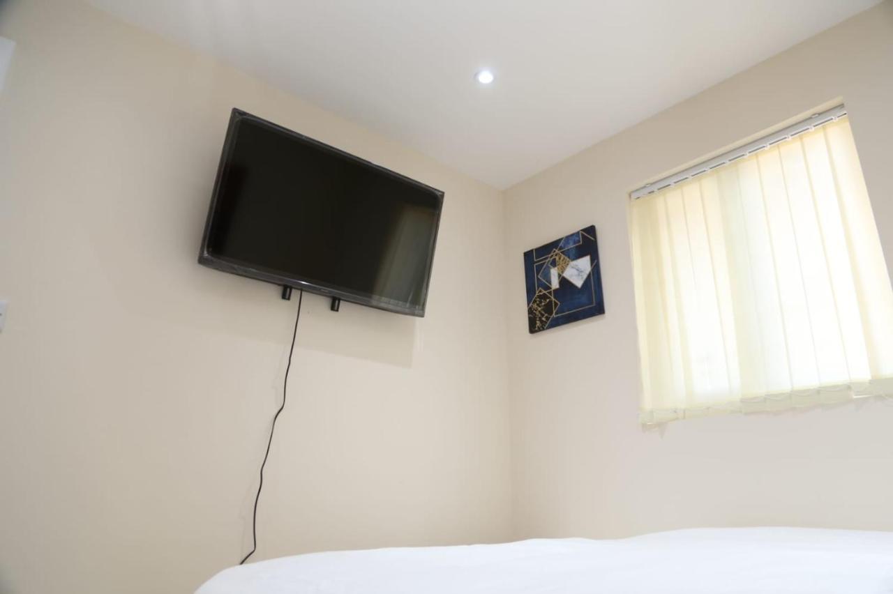 A A Guest Rooms Thamesmead Erith Extérieur photo
